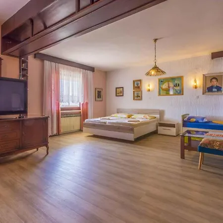 Apartment In 39354